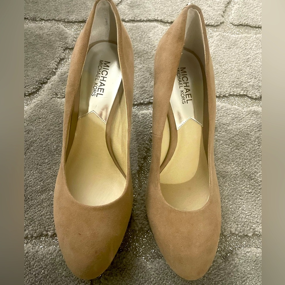 Classic Suede Michael Kors Pump